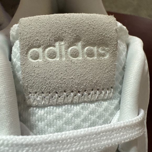 Adidas Women's Postmove Basketball Shoe 9.5 in box - Picture 5 of 14